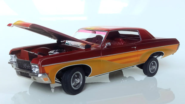 AMT 1/25th scale '70 Impala Lowrider "Cruisin USA" model kit