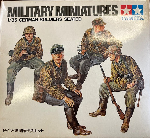 1 /35 scale Military Miniatures -German Soldiers Seated