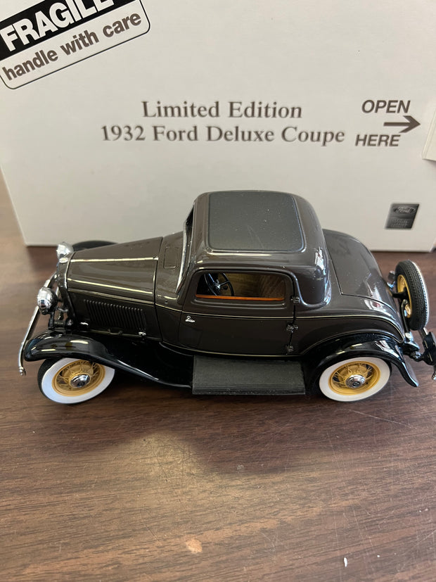 1932 Ford Deluxe Coupe - Limited Edition #932/5000