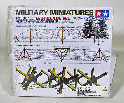 Military Miniatures 1/35 scale- Barricade Set