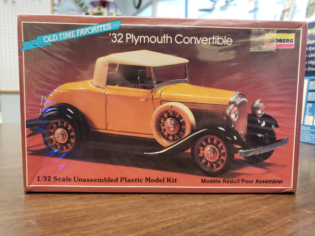 `32 Plymouth Convertible 1/32