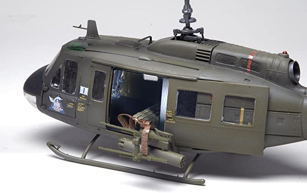 1/32 UH-1D Huey Gunship