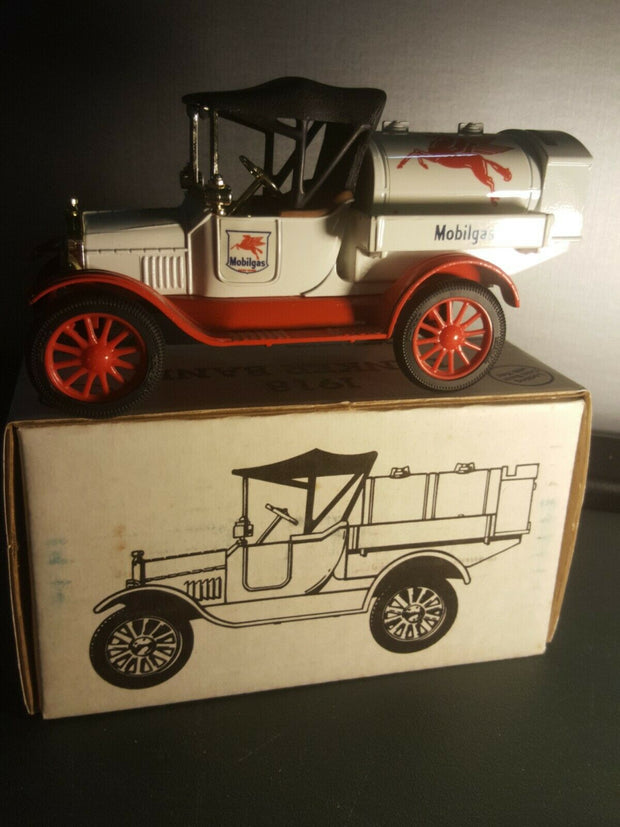 1918 Tanker Mobil (Piggy Bank)